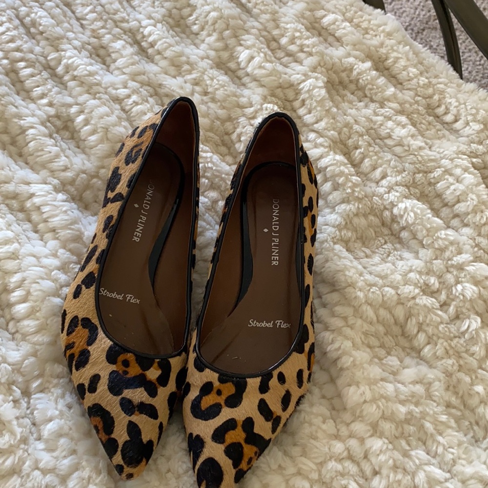 Donald J Pliner leopard print Kitten heel shoes